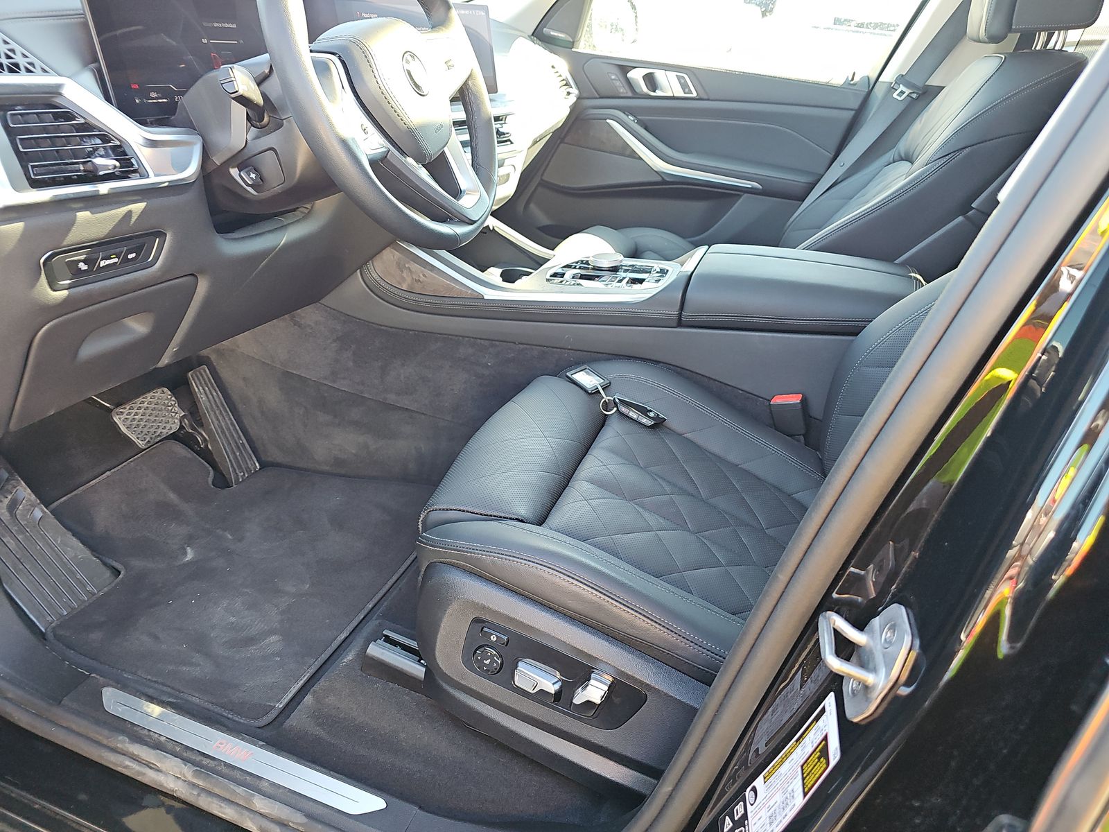 2025 BMW X7 xDrive40i AWD