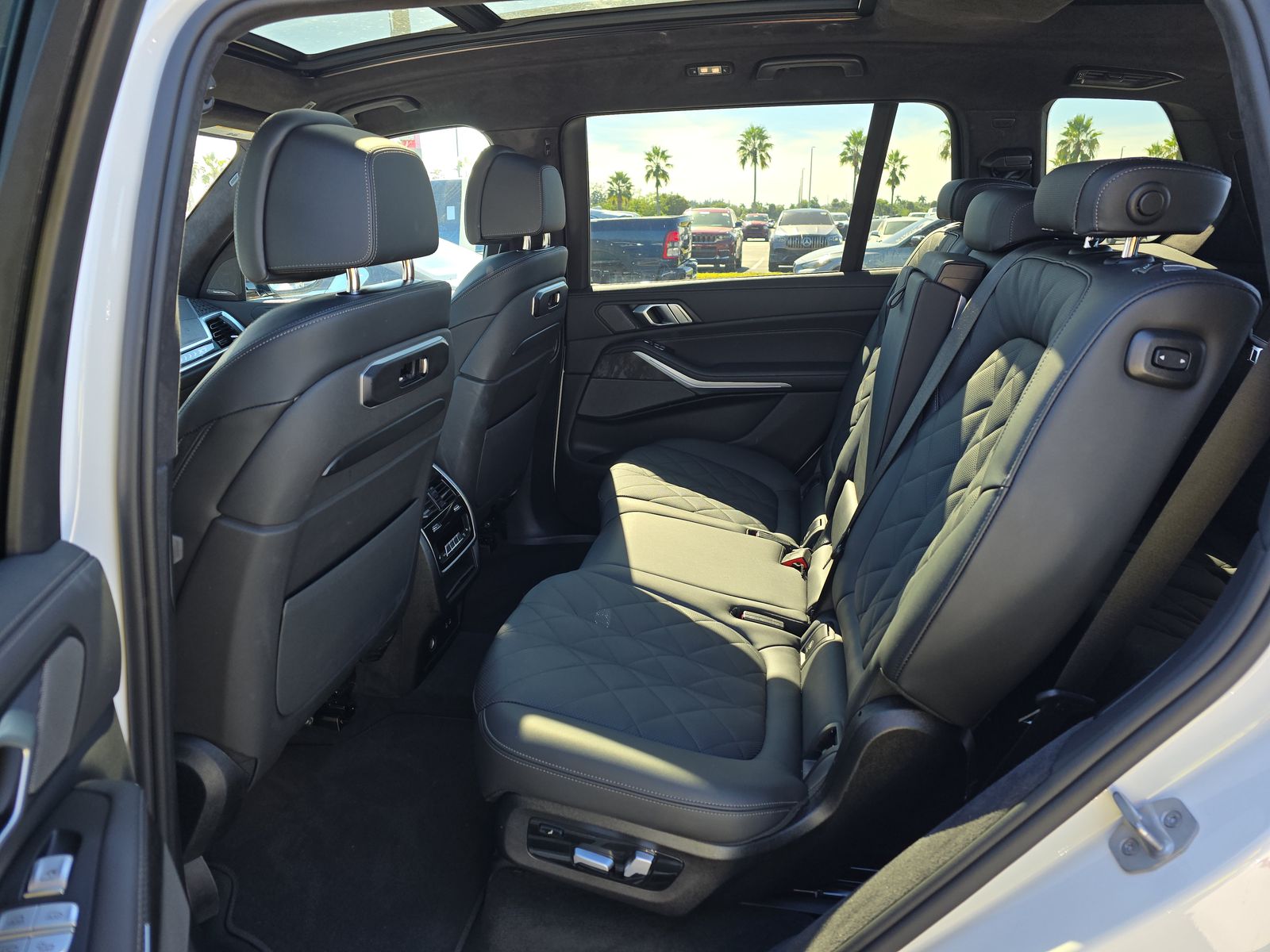 2025 BMW X7 xDrive40i AWD