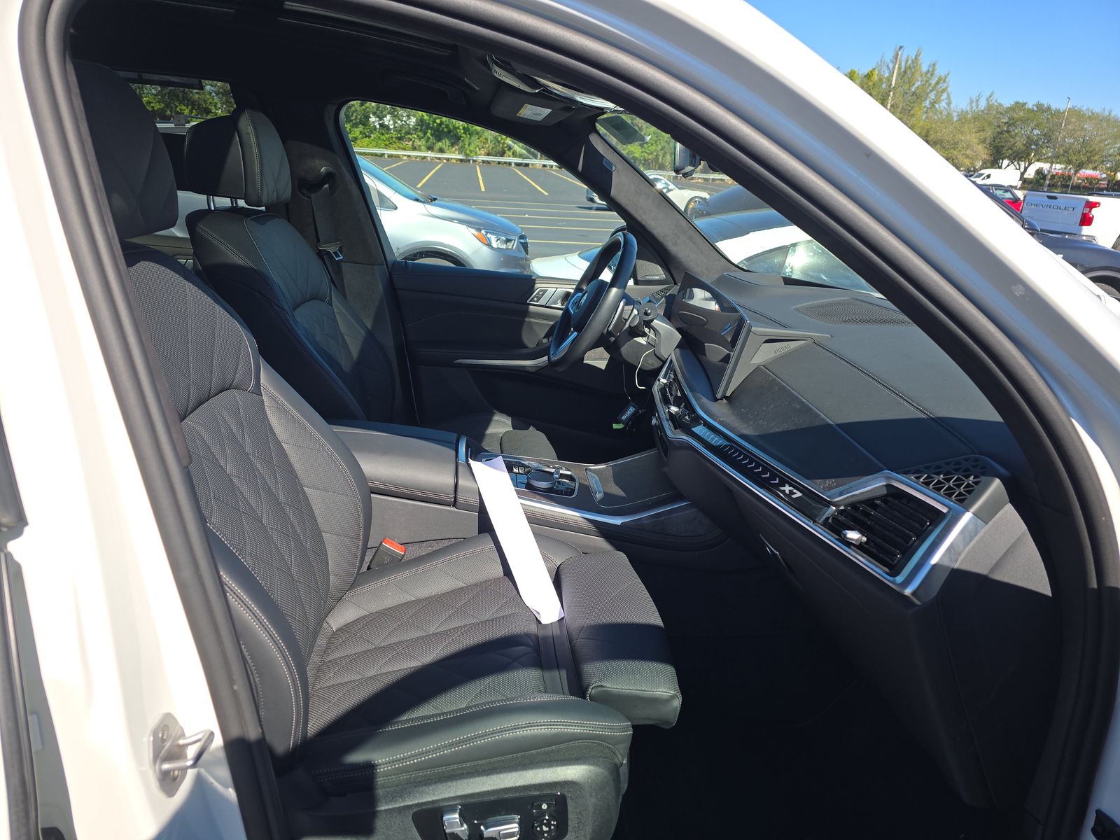 2025 BMW X7 xDrive40i AWD