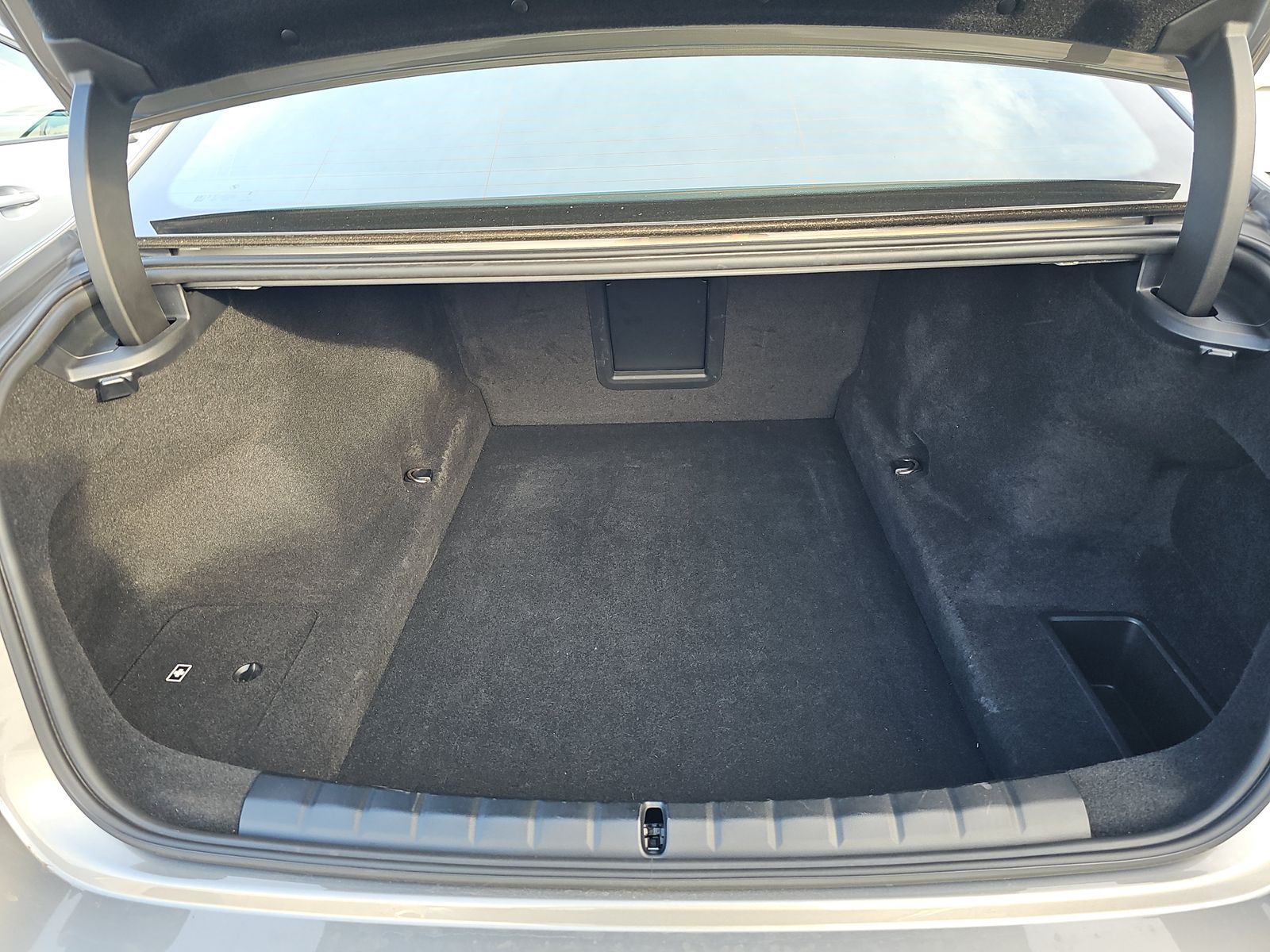 2025 BMW 7 Series 740i RWD