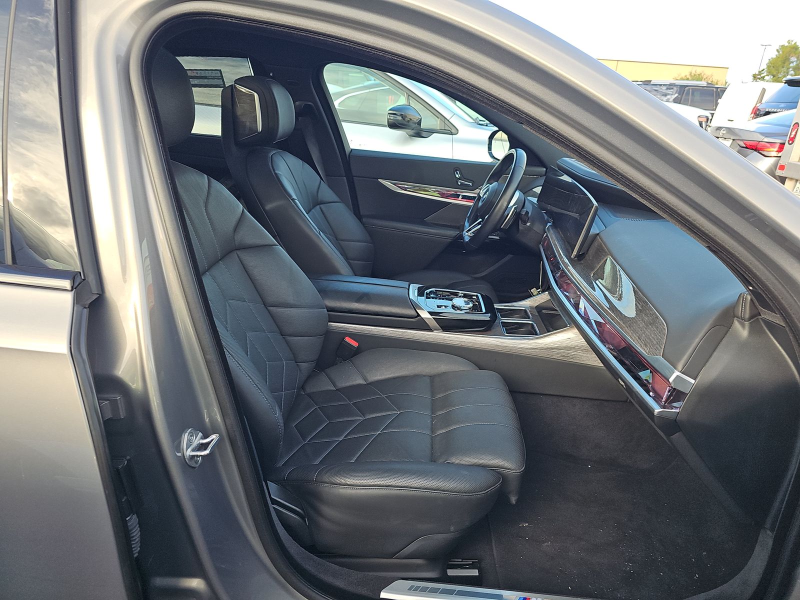 2025 BMW 7 Series 740i RWD