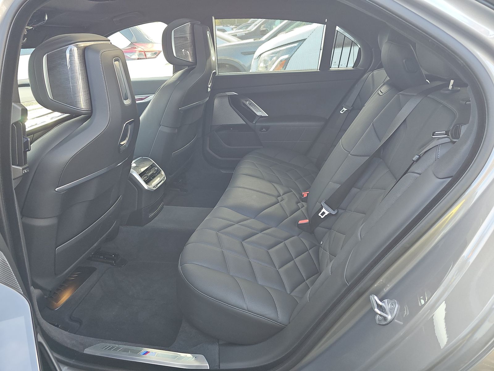 2025 BMW 7 Series 740i RWD