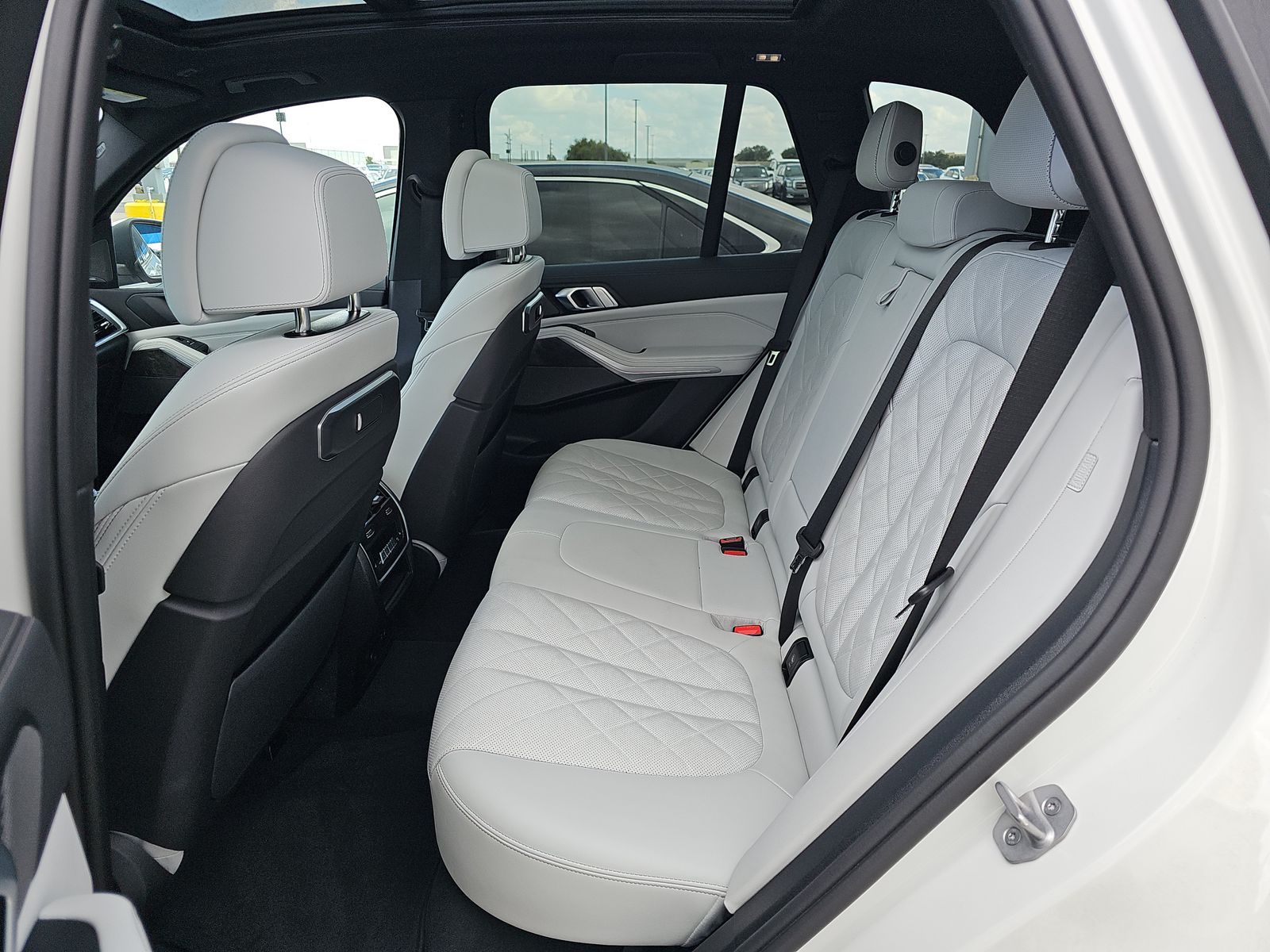 2025 BMW X5 xDrive40i AWD