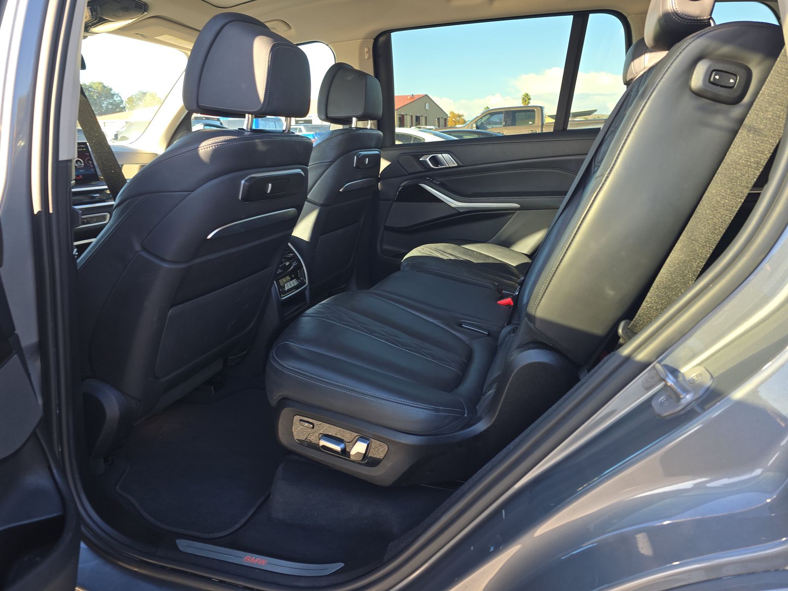 2023 BMW X7 xDrive40i AWD