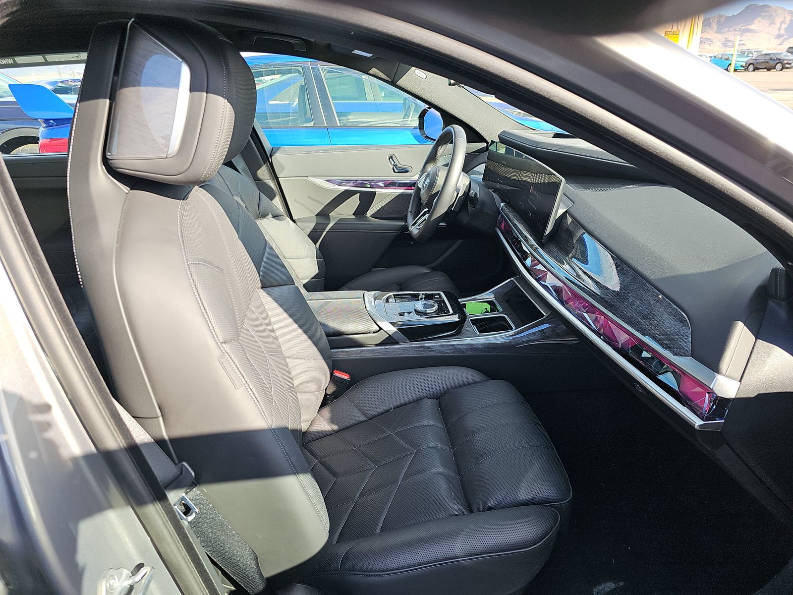 2025 BMW 7 Series 740i RWD