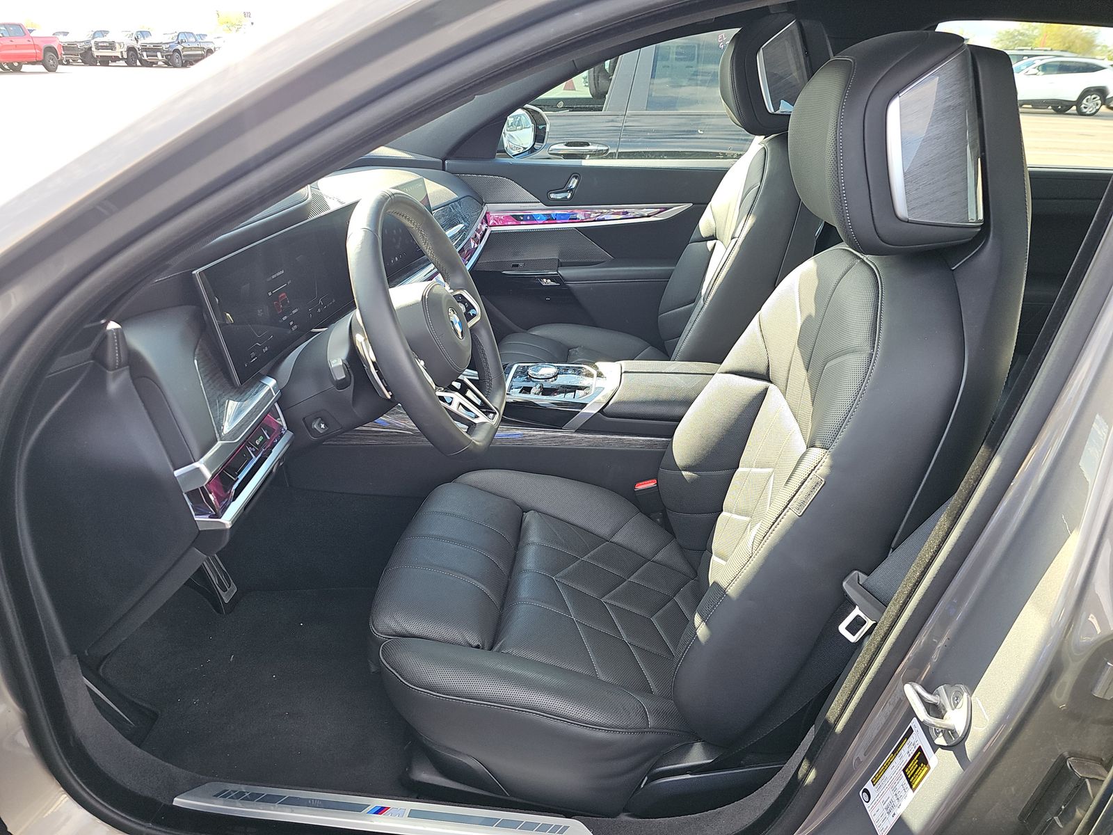 2025 BMW 7 Series 740i RWD