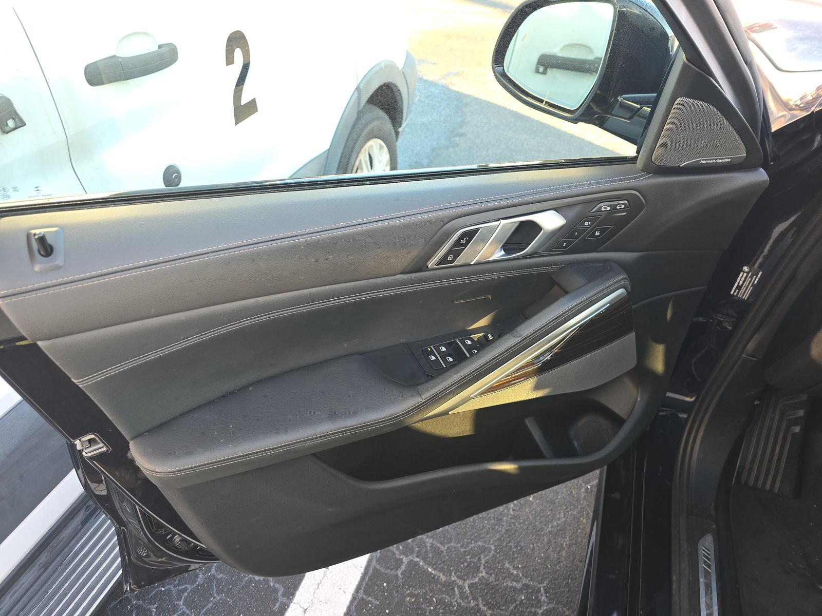 2025 BMW X6 xDrive40i AWD