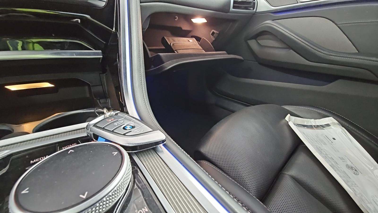 2025 BMW 8 Series 840i xDrive AWD