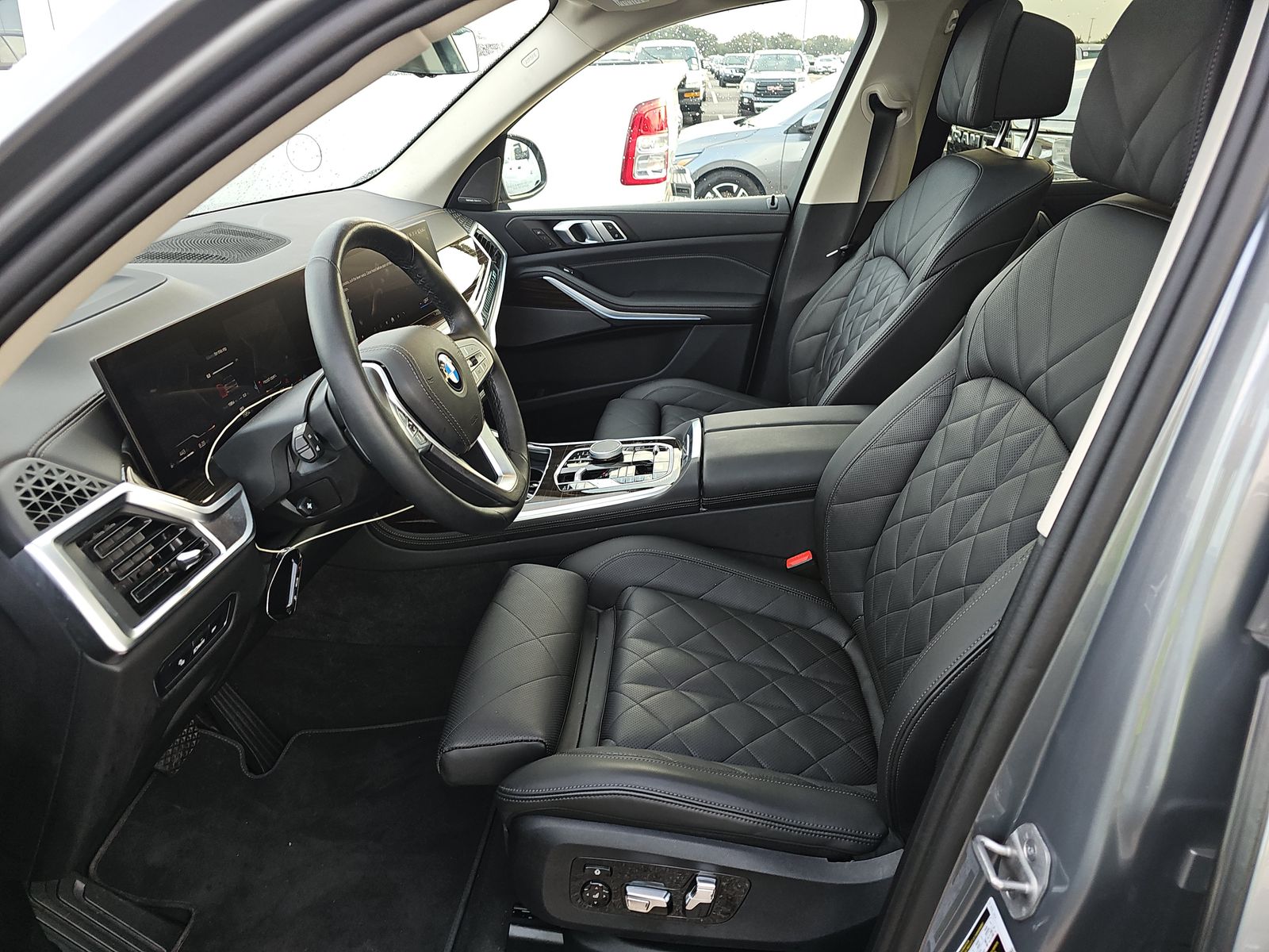 2025 BMW X7 xDrive40i AWD