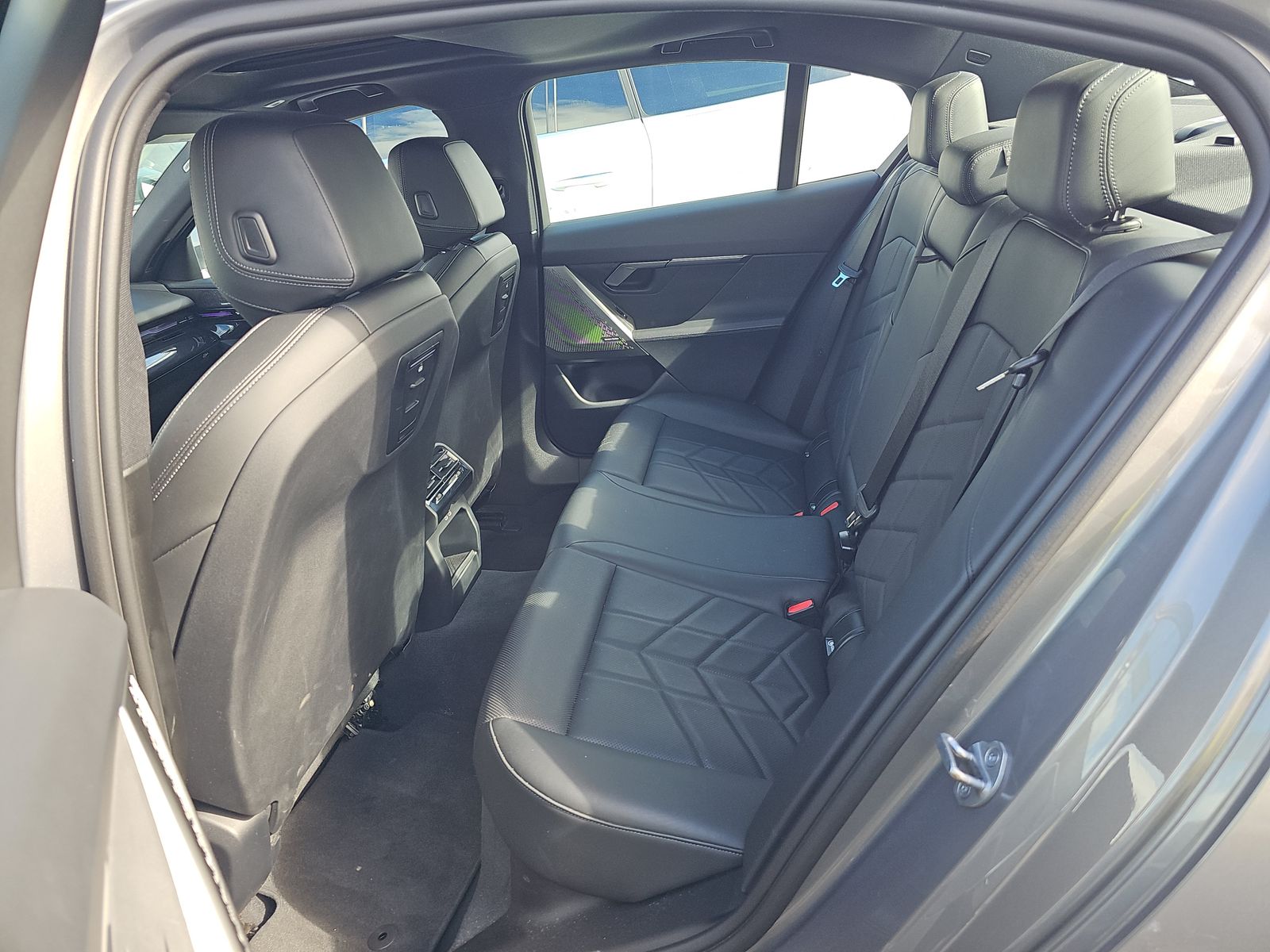 2024 BMW 5 Series 530i RWD