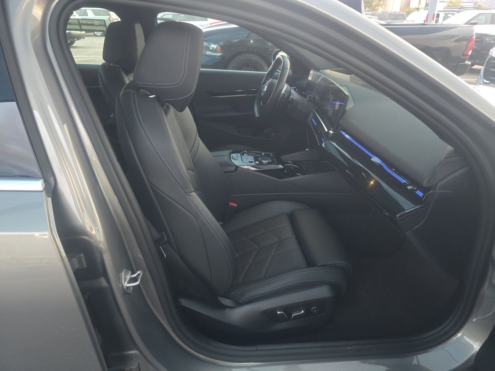 2025 BMW 5 Series 530i RWD