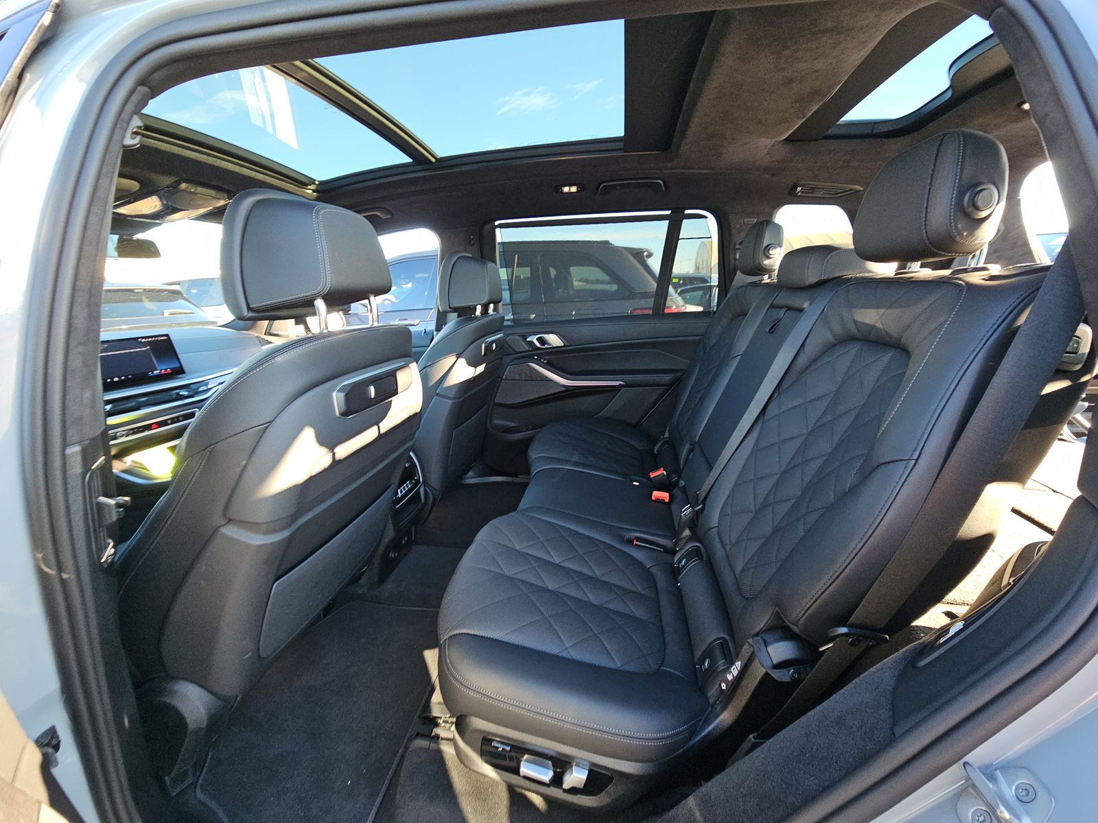 2025 BMW X7 xDrive40i AWD