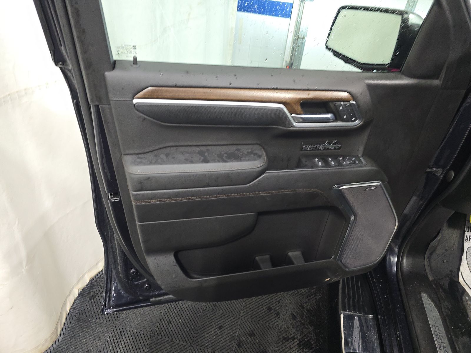 2022 Chevrolet Silverado 1500 High Country AWD