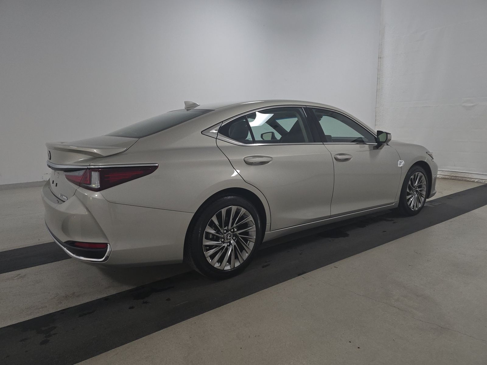 2025 Lexus ES ES 300h Luxury FWD