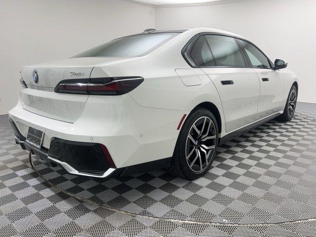 2025 BMW 7 Series 740i xDrive AWD