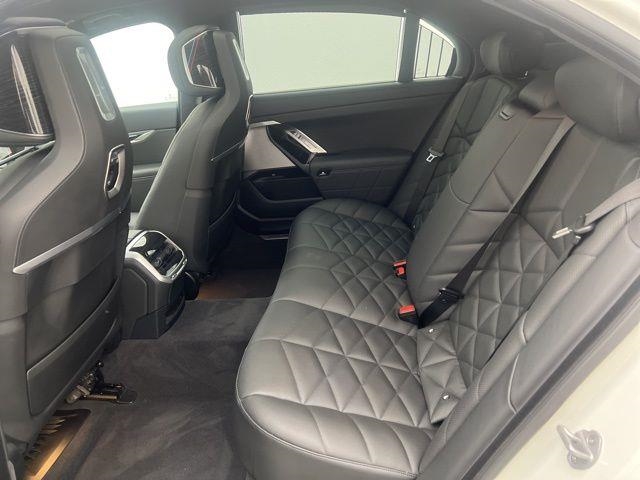 2025 BMW 7 Series 740i xDrive AWD