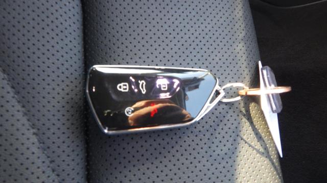 2025 Volkswagen Atlas 2.0T SE FWD