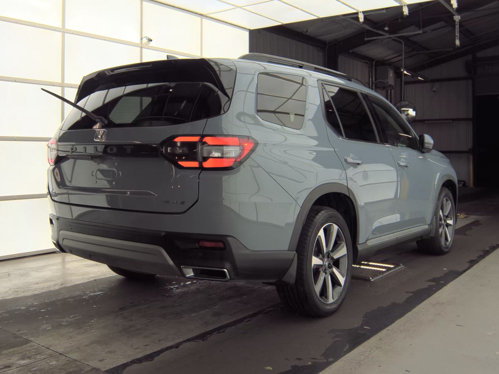 2023 Honda Pilot Elite AWD