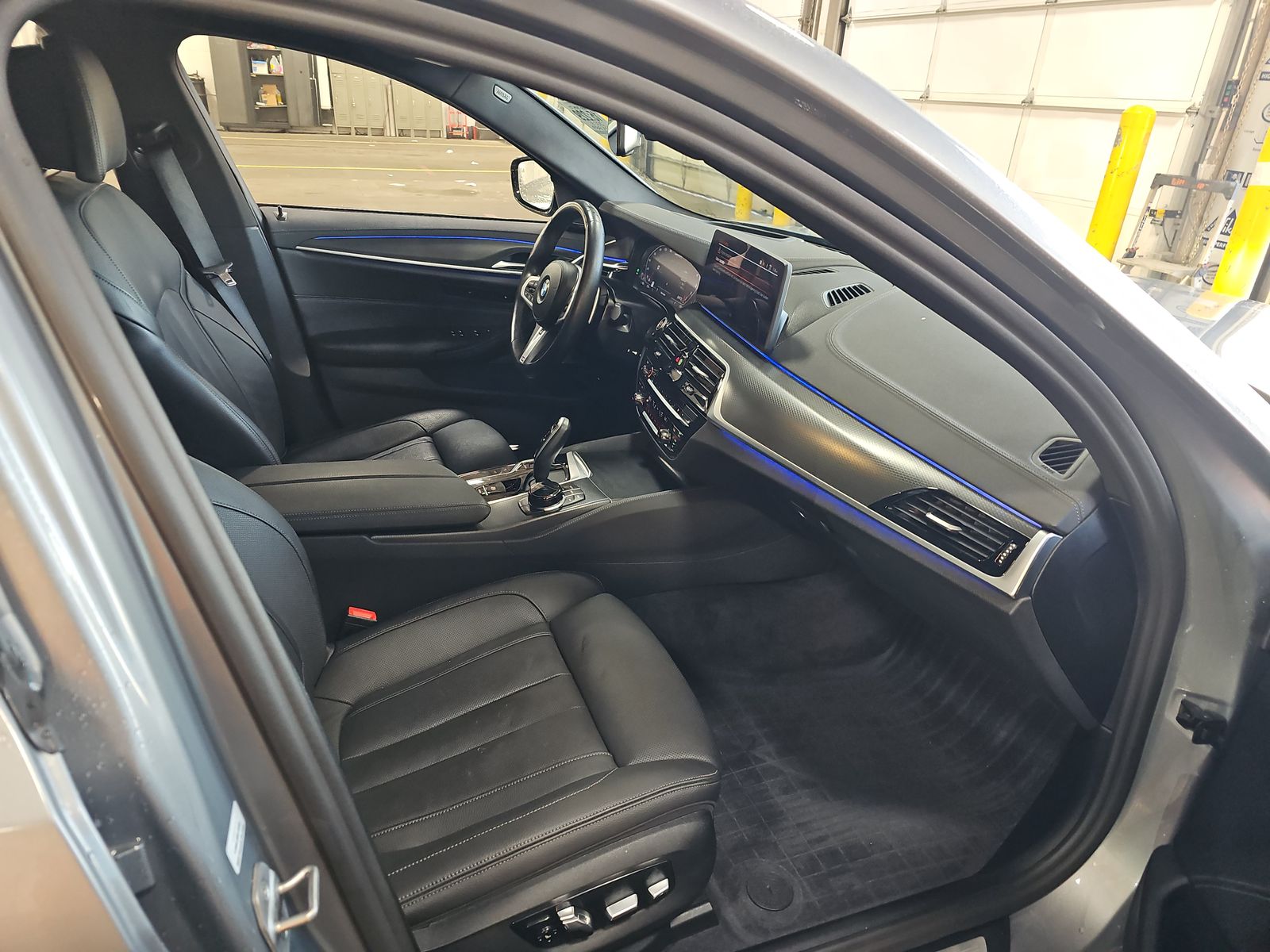 2023 BMW 5 Series M550i xDrive AWD