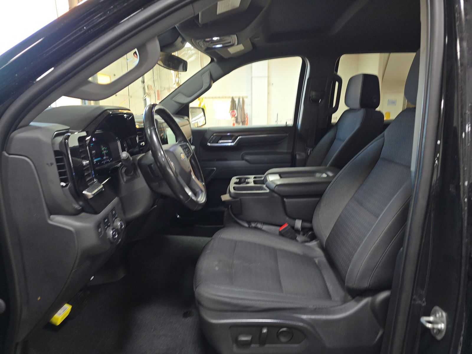 2023 Chevrolet Silverado 1500 LT AWD