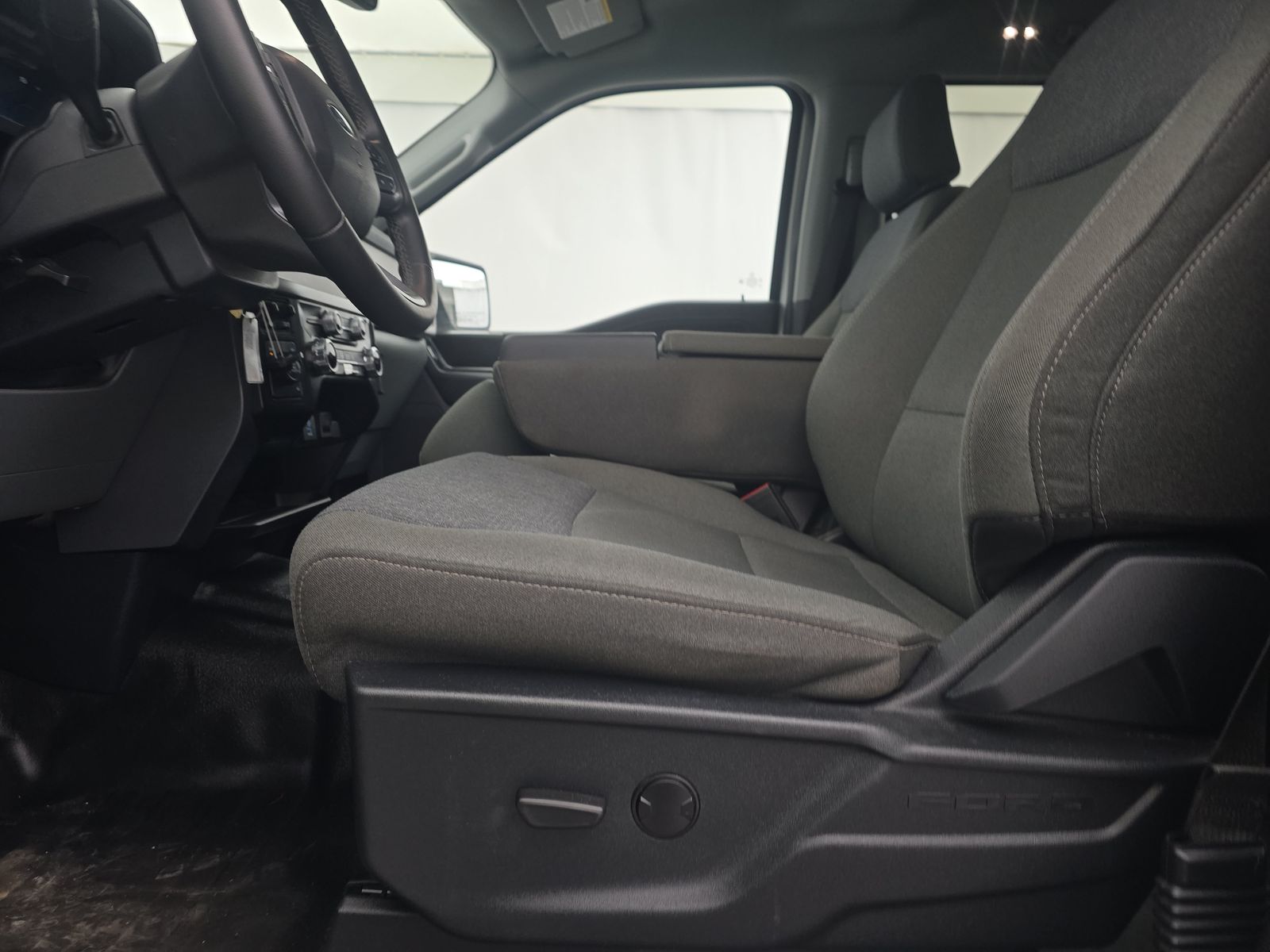 2024 Ford F-150 XLT AWD