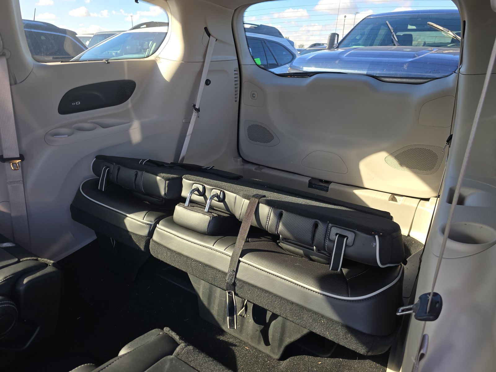 2023 Chrysler Pacifica Limited FWD