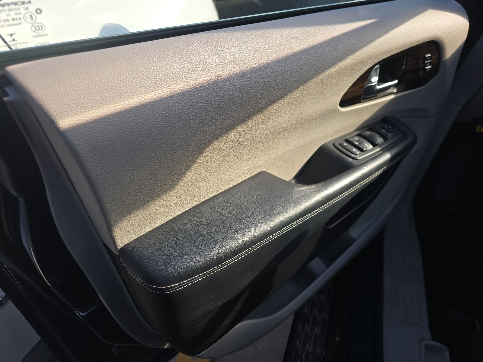 2023 Chrysler Pacifica Limited FWD