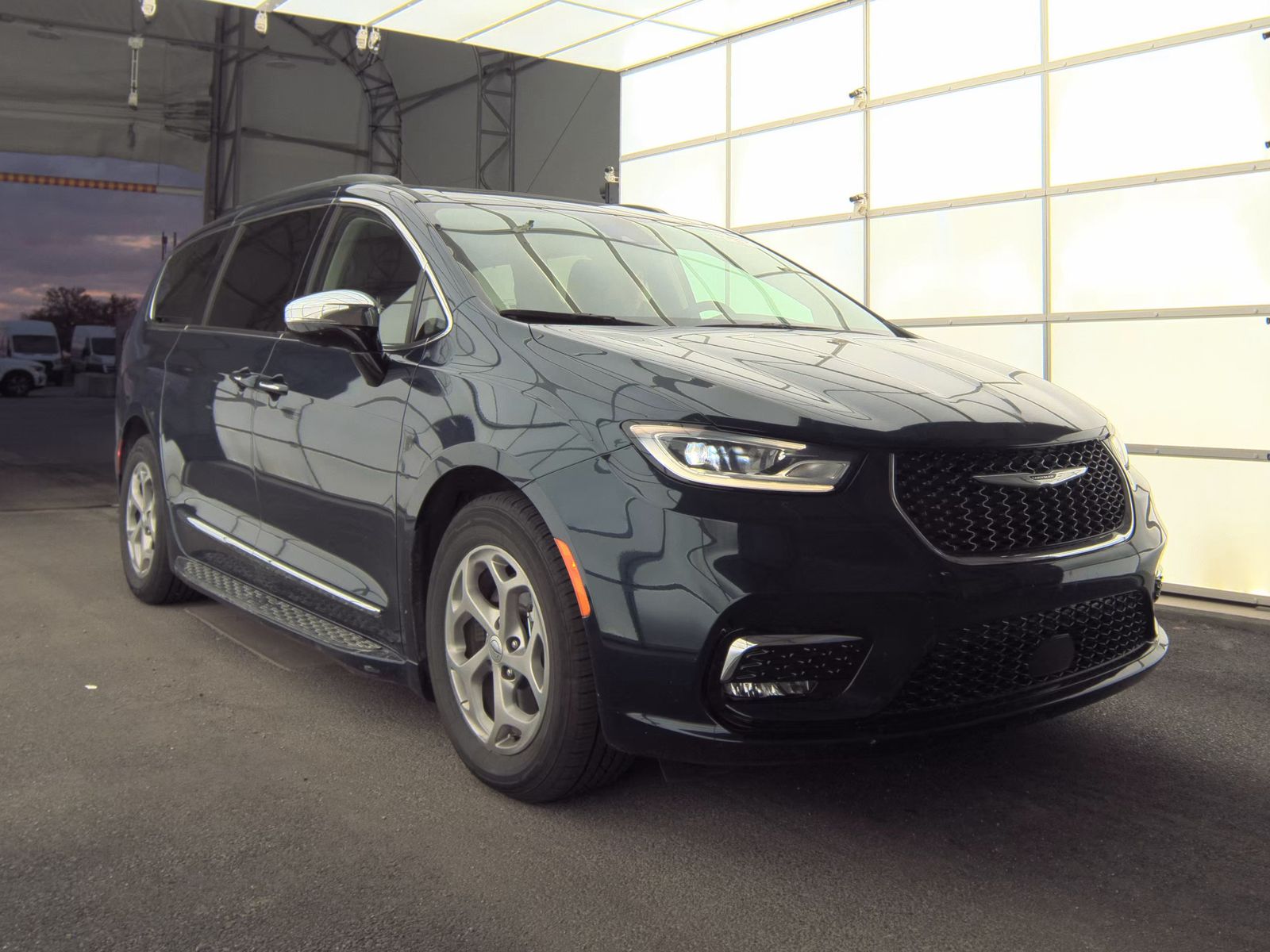 2023 Chrysler Pacifica Limited FWD