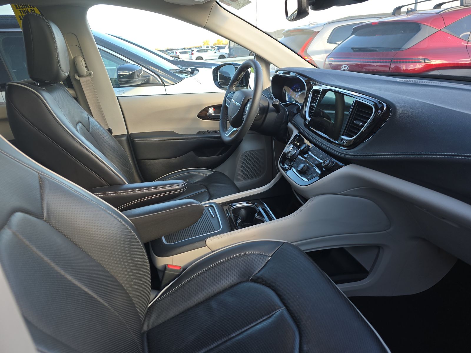 2023 Chrysler Pacifica Limited FWD