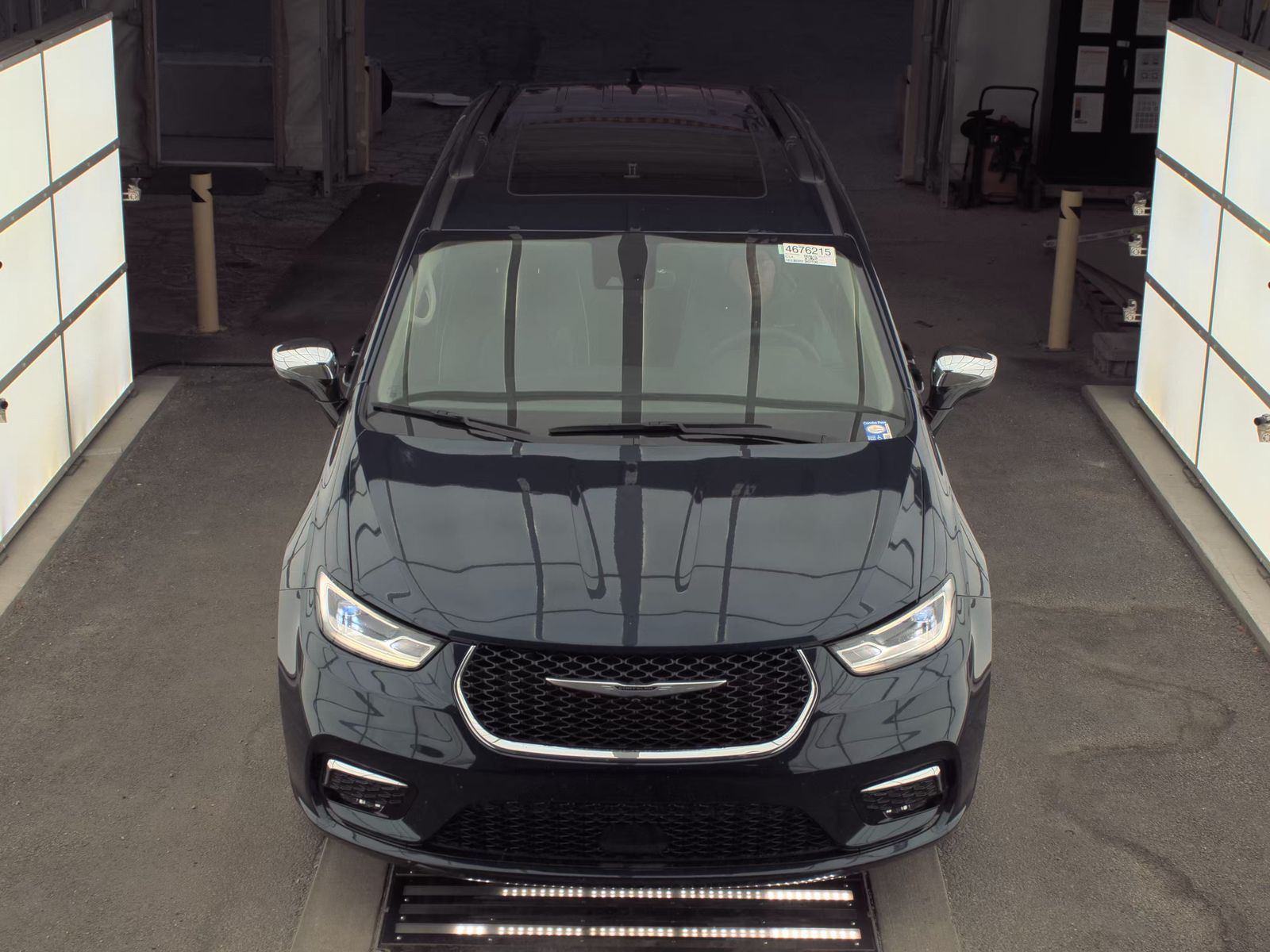 2023 Chrysler Pacifica Limited FWD