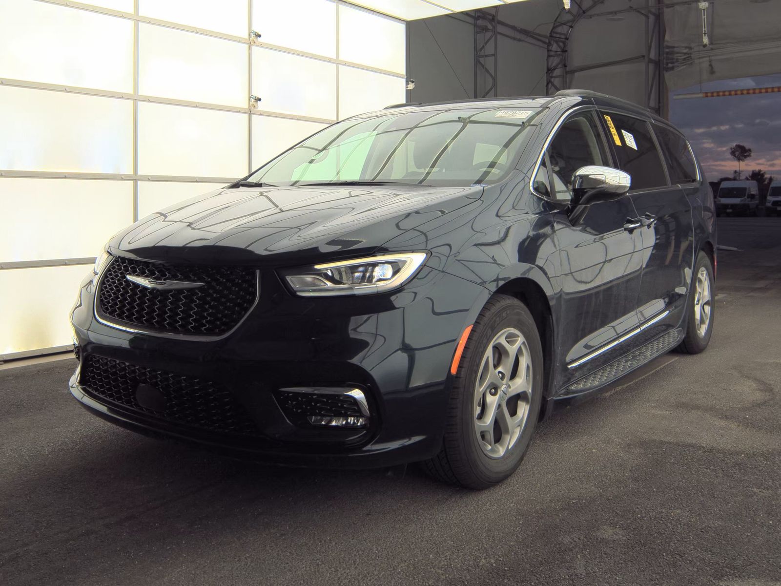 2023 Chrysler Pacifica Limited FWD