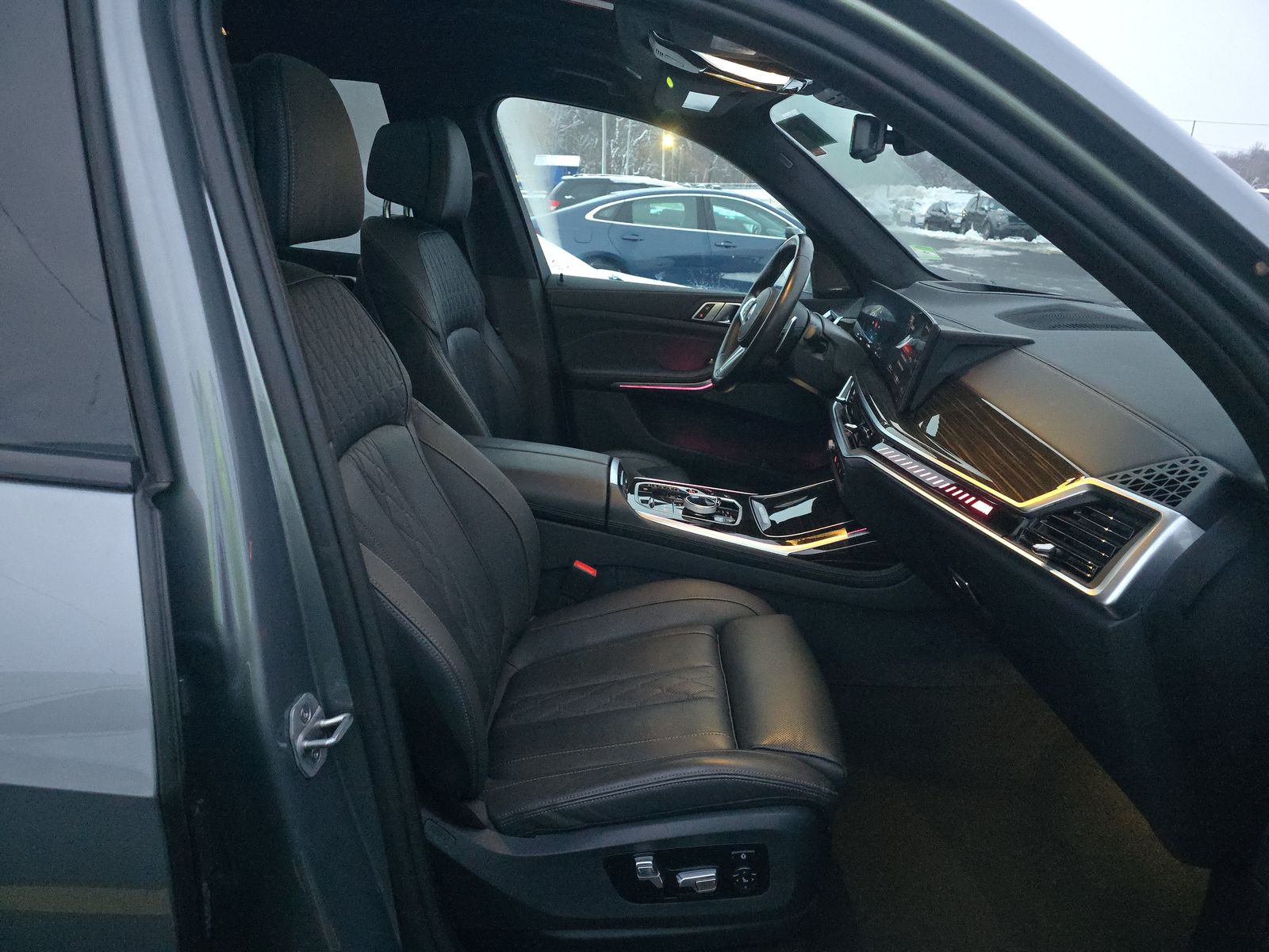 2024 BMW X7 M60i AWD