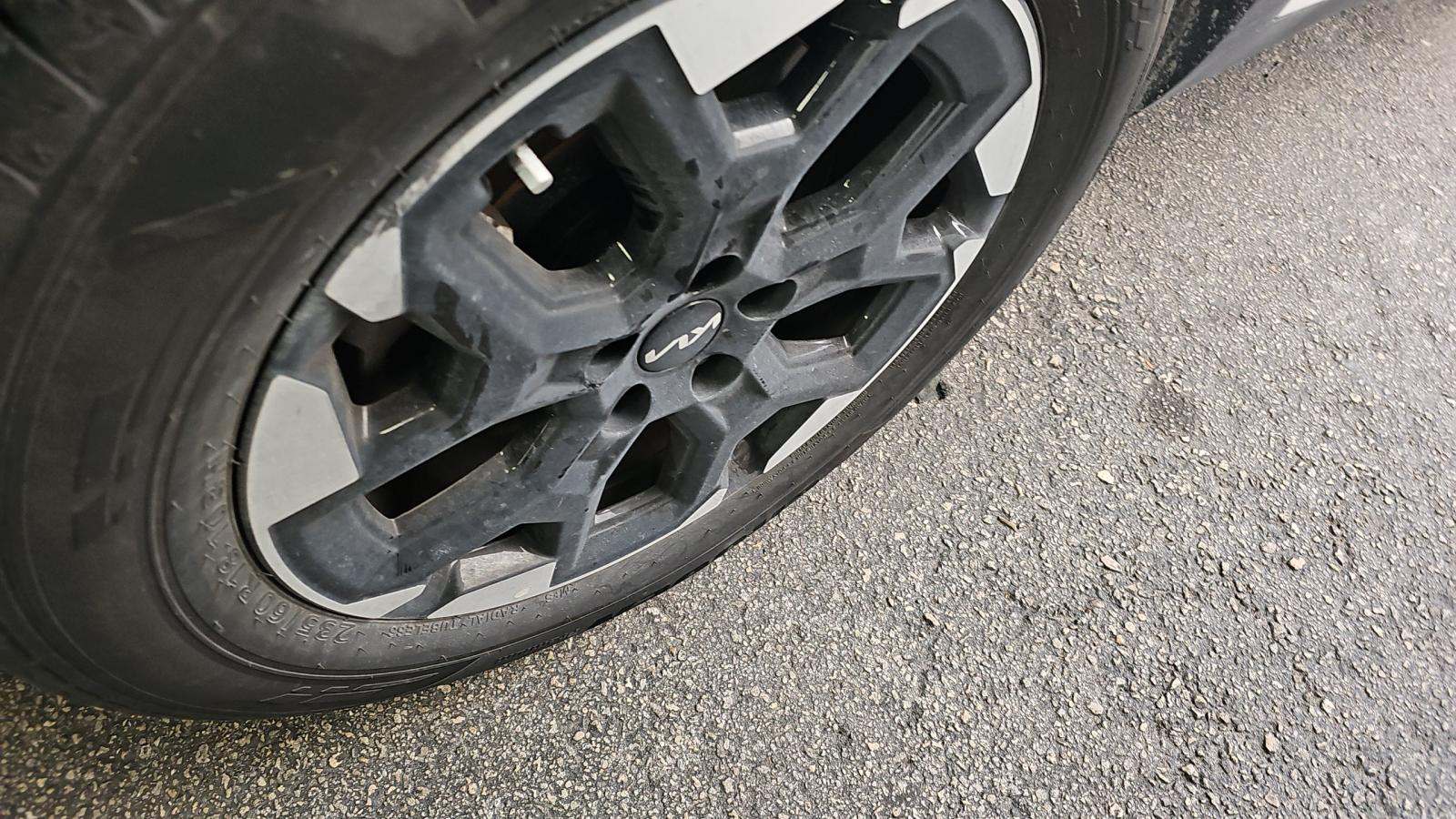 2024 Kia Sorento S FWD