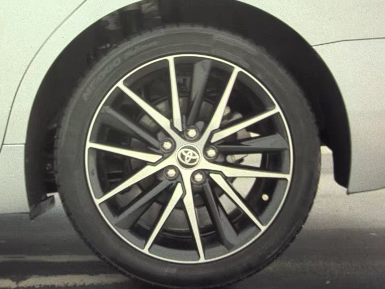 2024 Toyota Camry SE FWD