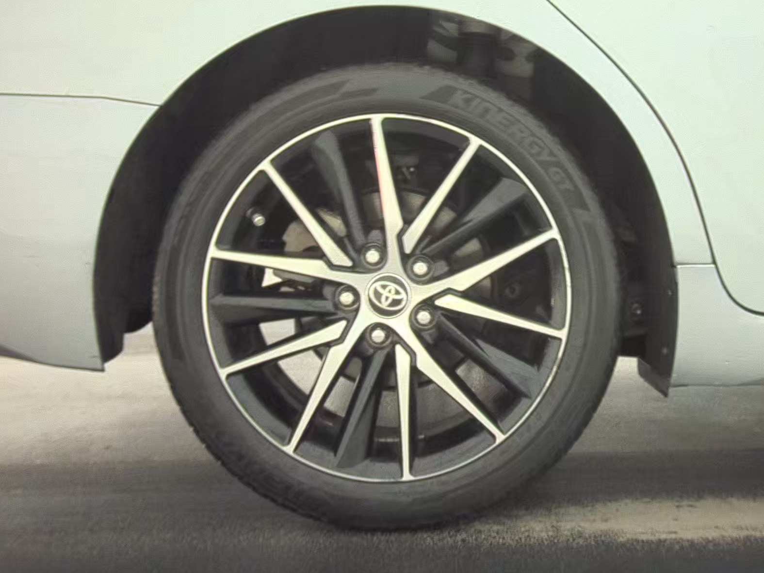 2024 Toyota Camry SE FWD