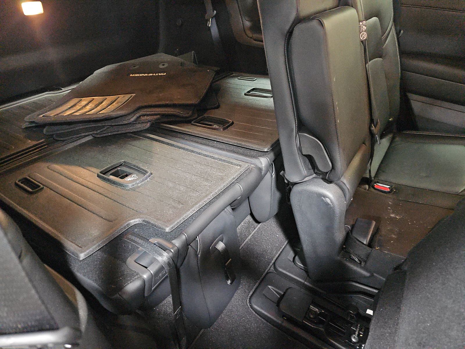 2022 Nissan Pathfinder SL AWD