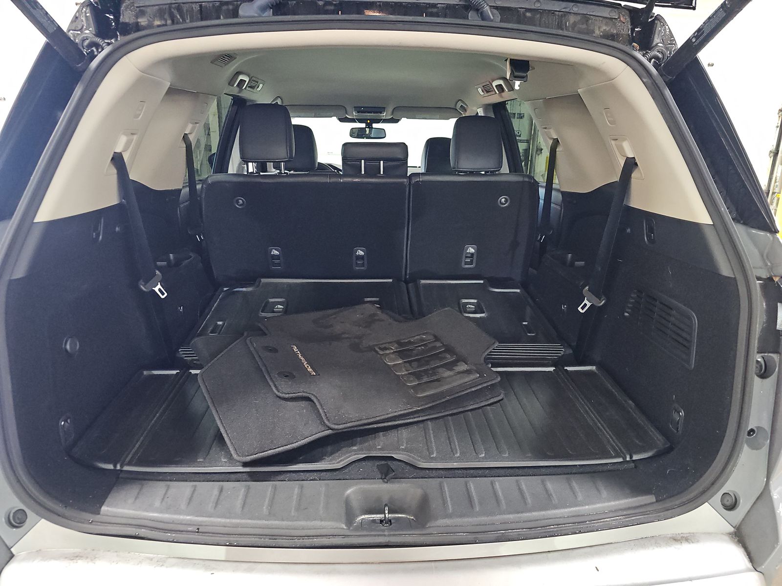 2022 Nissan Pathfinder SL AWD