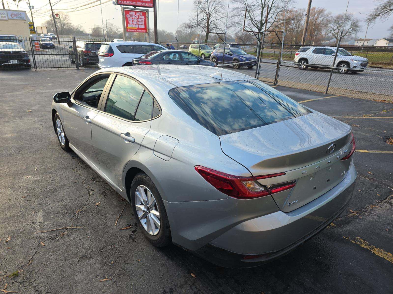 2025 Toyota Camry LE FWD