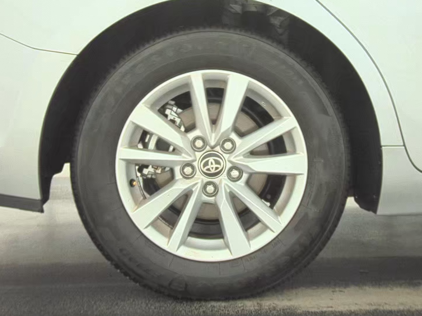 2025 Toyota Camry LE FWD