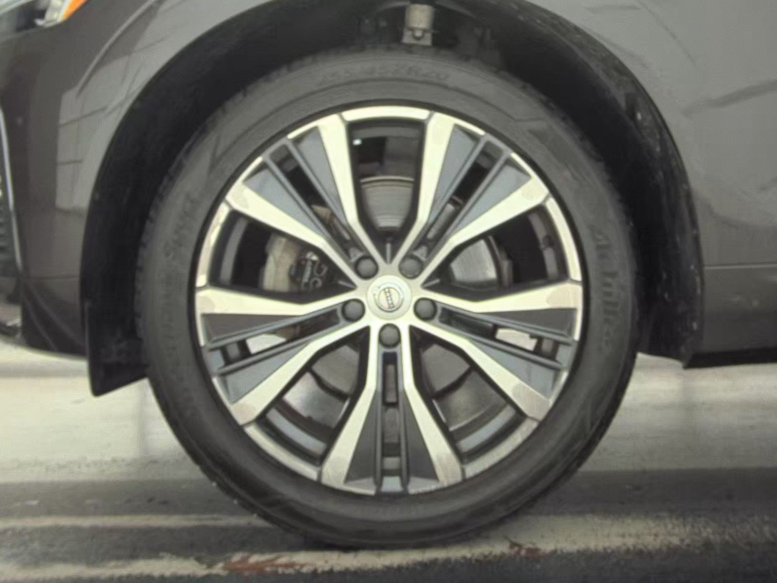 2022 Volvo XC60 B5 Momentum AWD