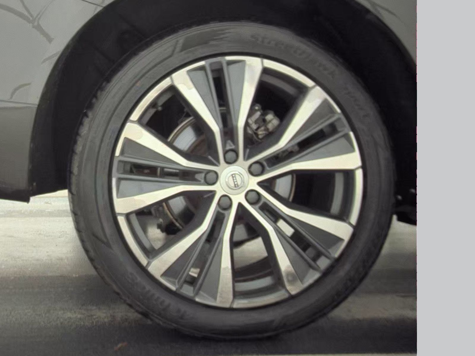 2022 Volvo XC60 B5 Momentum AWD