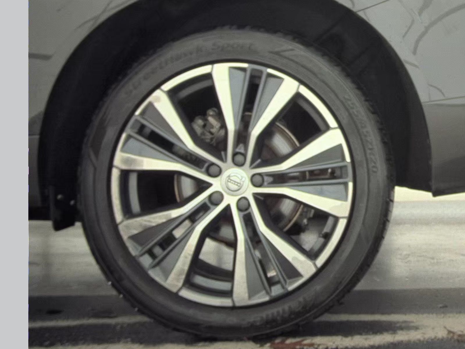 2022 Volvo XC60 B5 Momentum AWD