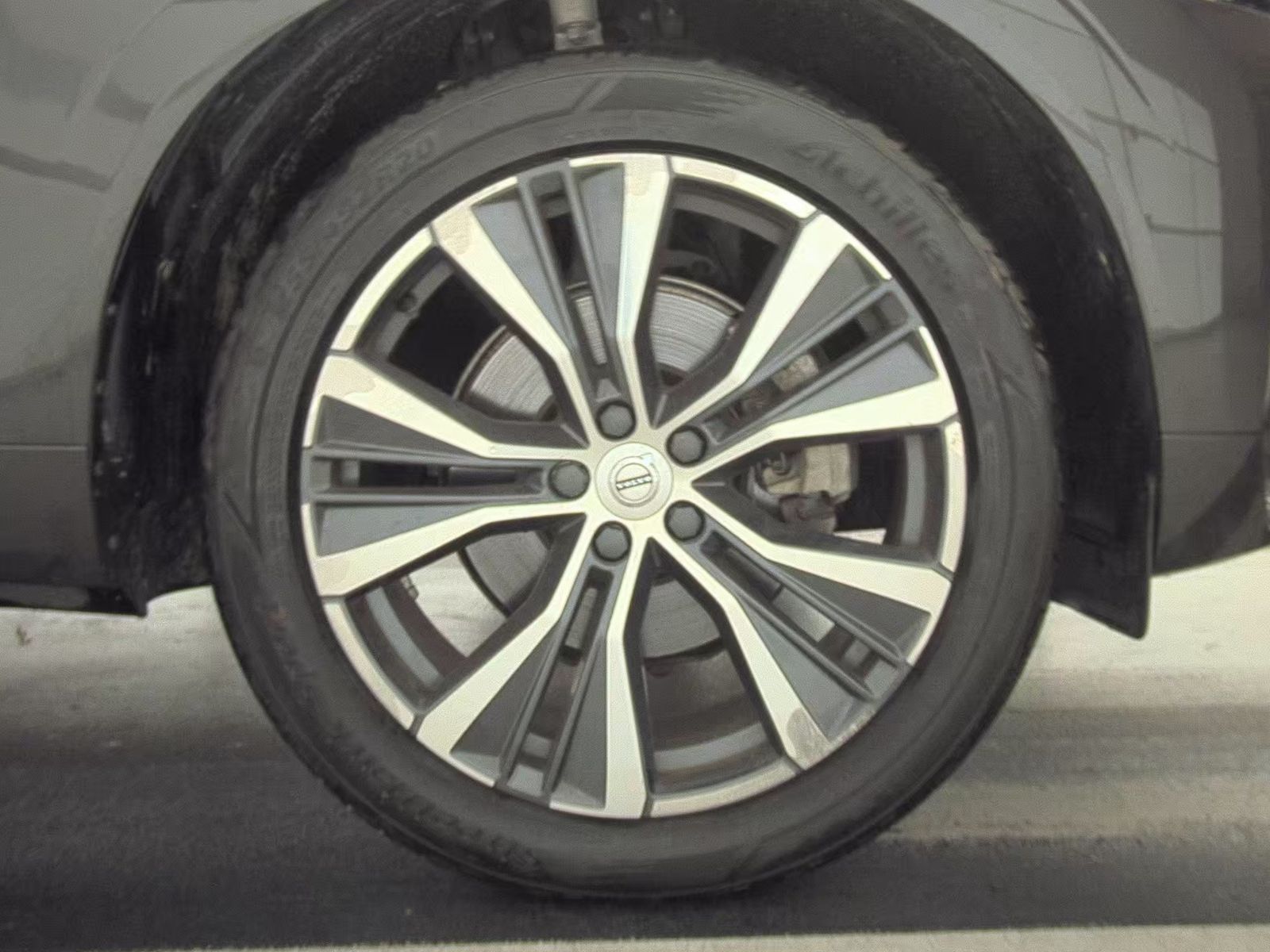 2022 Volvo XC60 B5 Momentum AWD