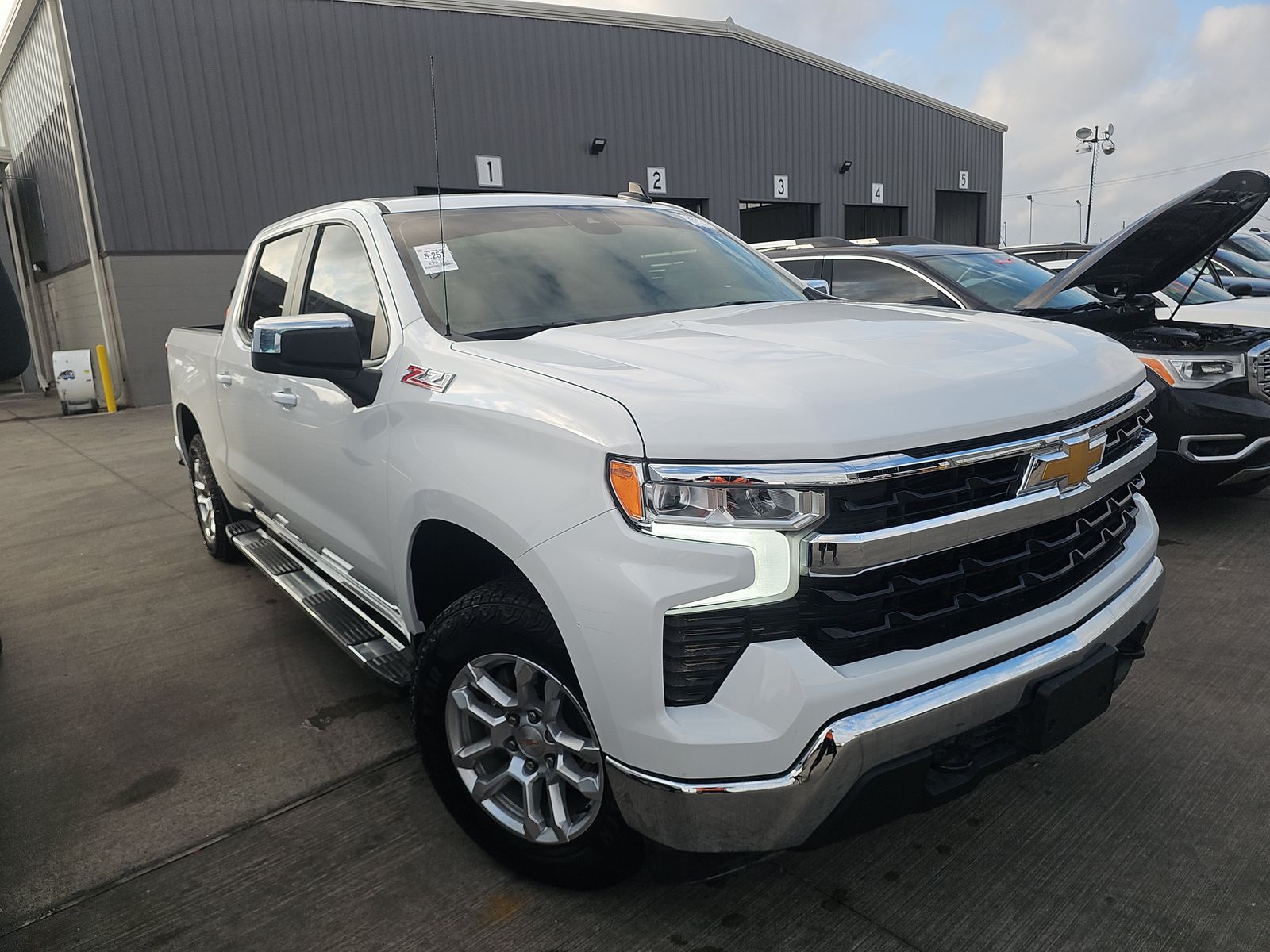 2025 Chevrolet Silverado 1500 LT AWD