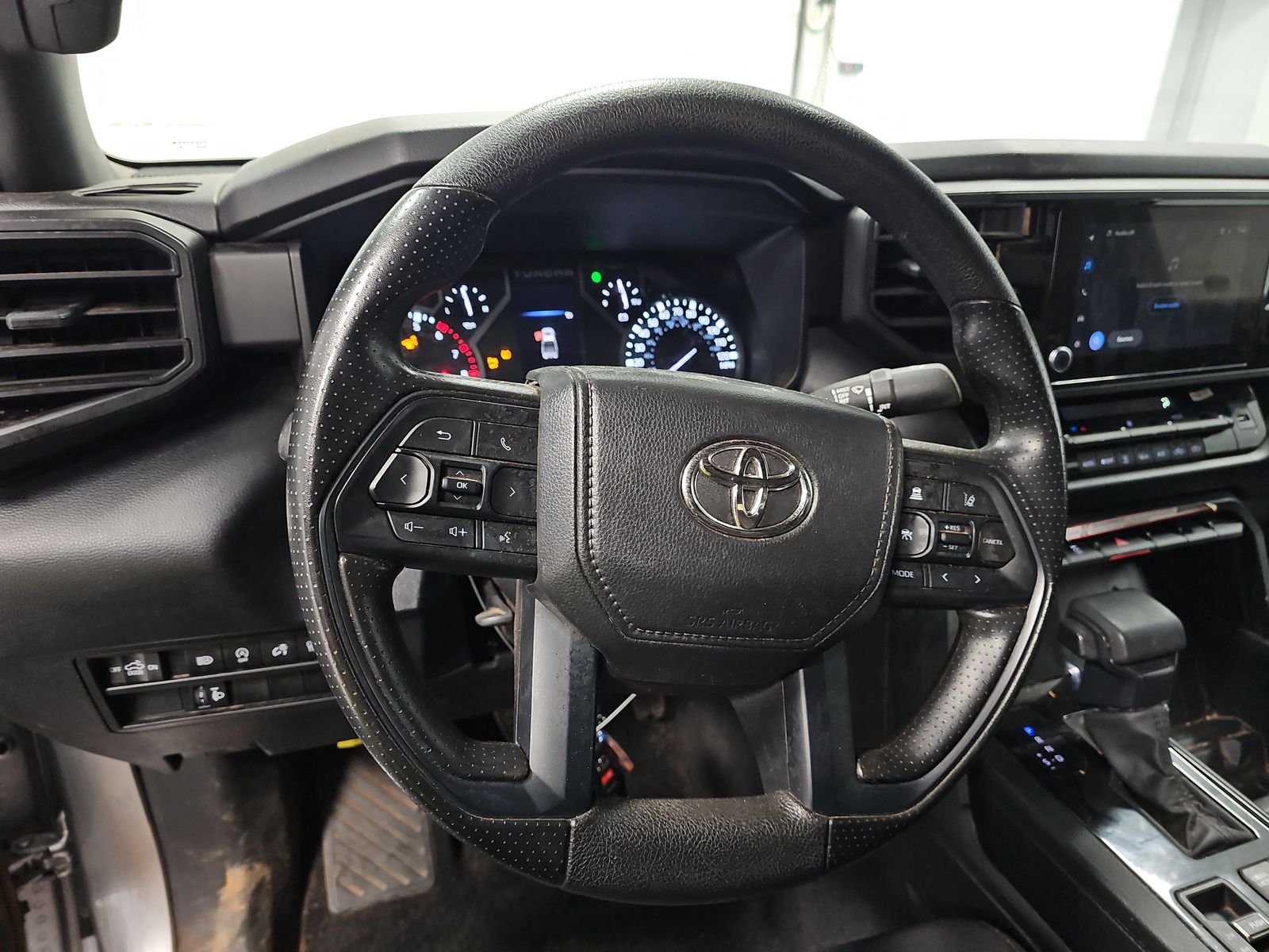 2025 Toyota Tundra SR5 AWD