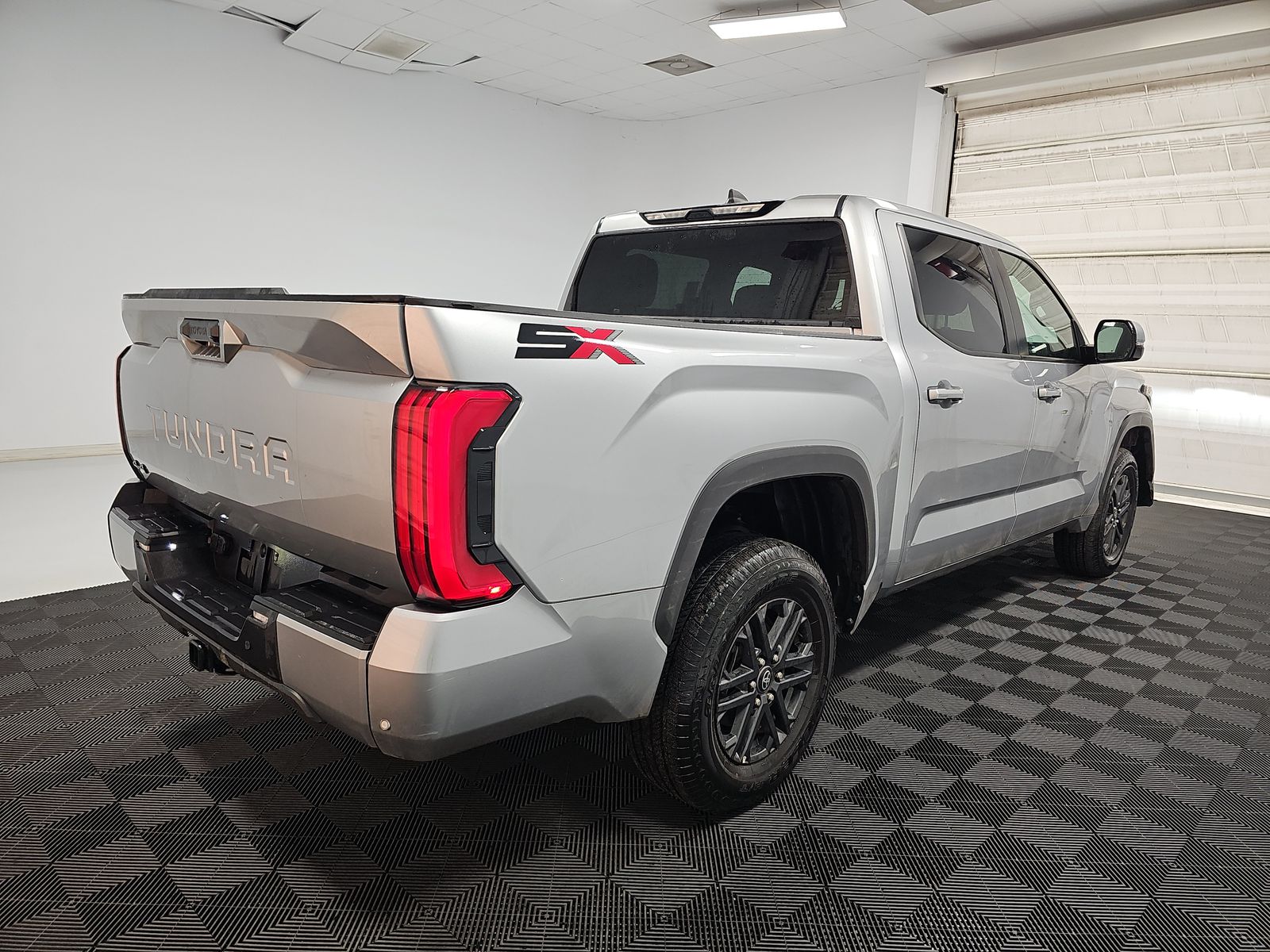 2025 Toyota Tundra SR5 AWD