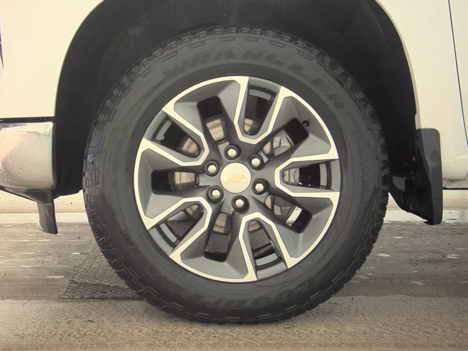 2023 Chevrolet Silverado 1500 LT AWD