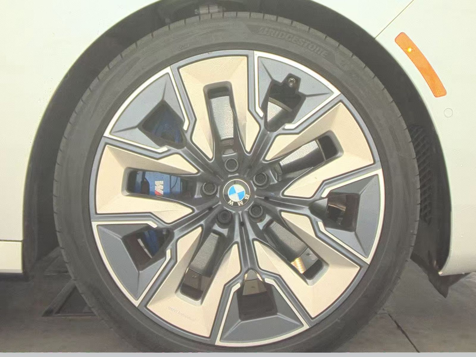 2023 BMW 7 Series 760i xDrive AWD