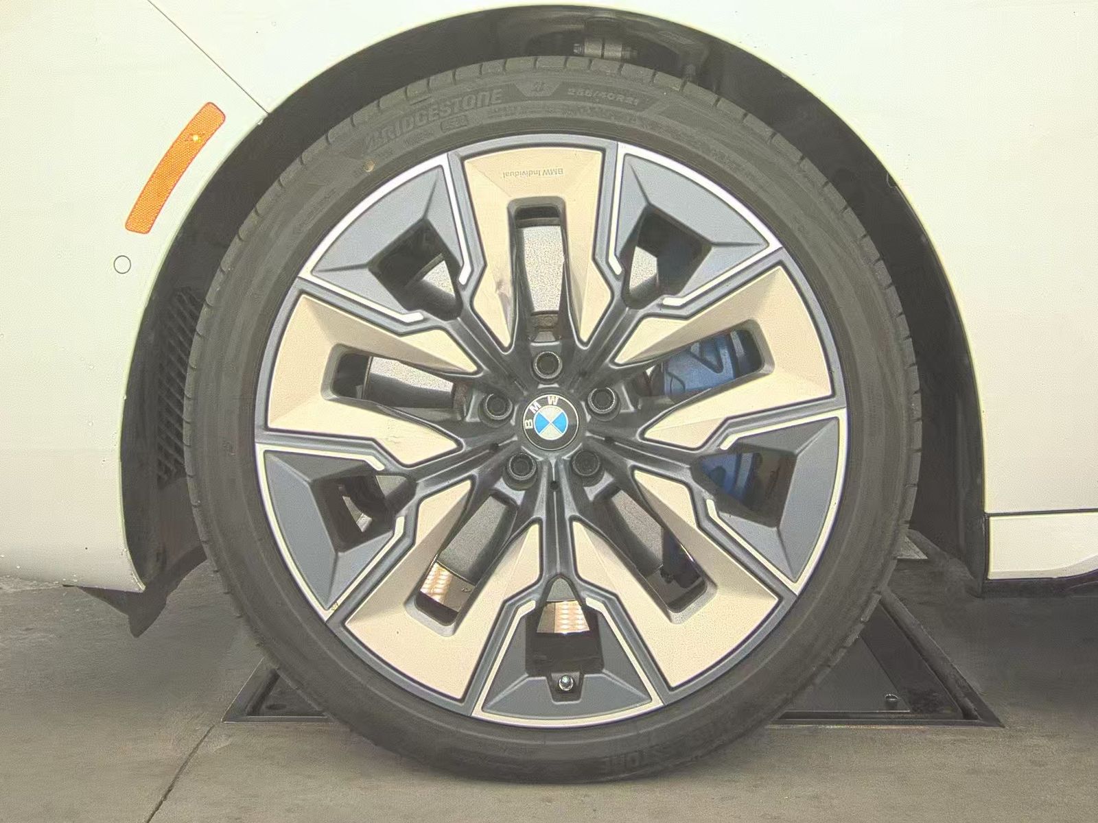 2023 BMW 7 Series 760i xDrive AWD