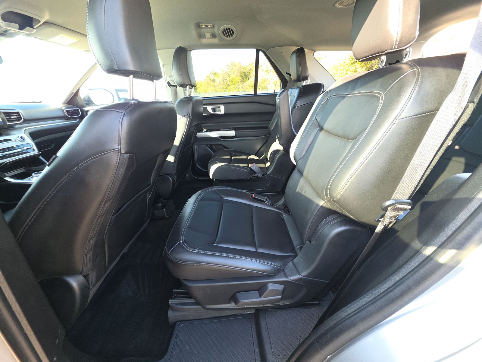 2023 Ford Explorer XLT RWD